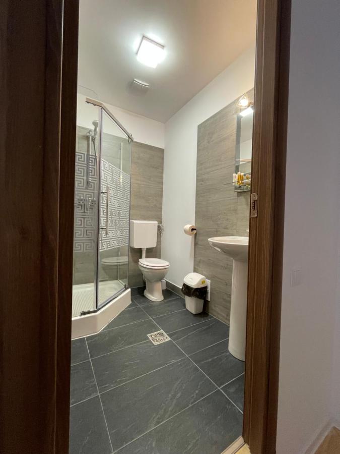Schei Central Studios In The Heart Of Brasov Bagian luar foto