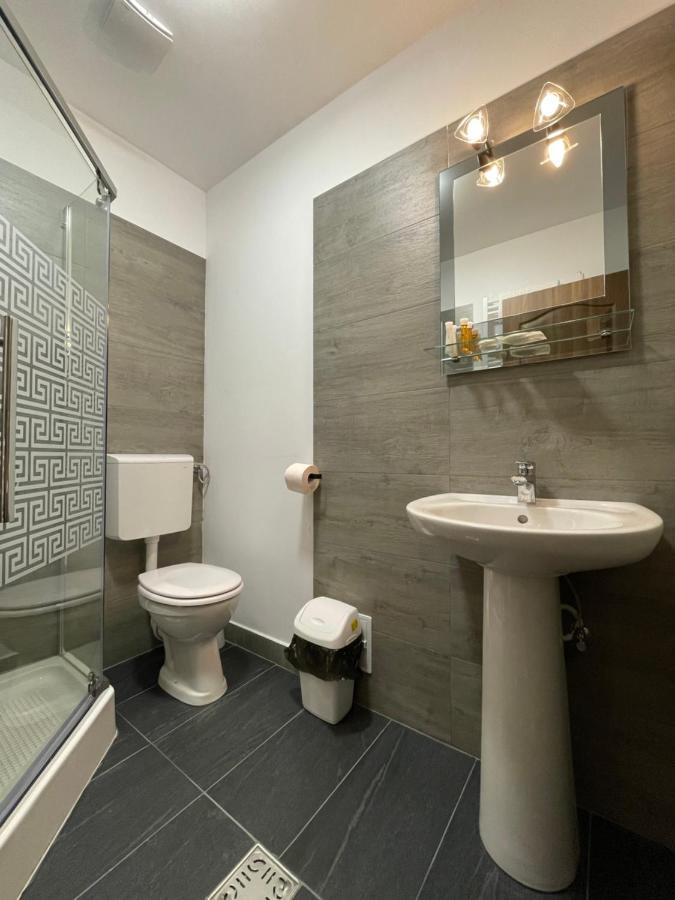 Schei Central Studios In The Heart Of Brasov Bagian luar foto